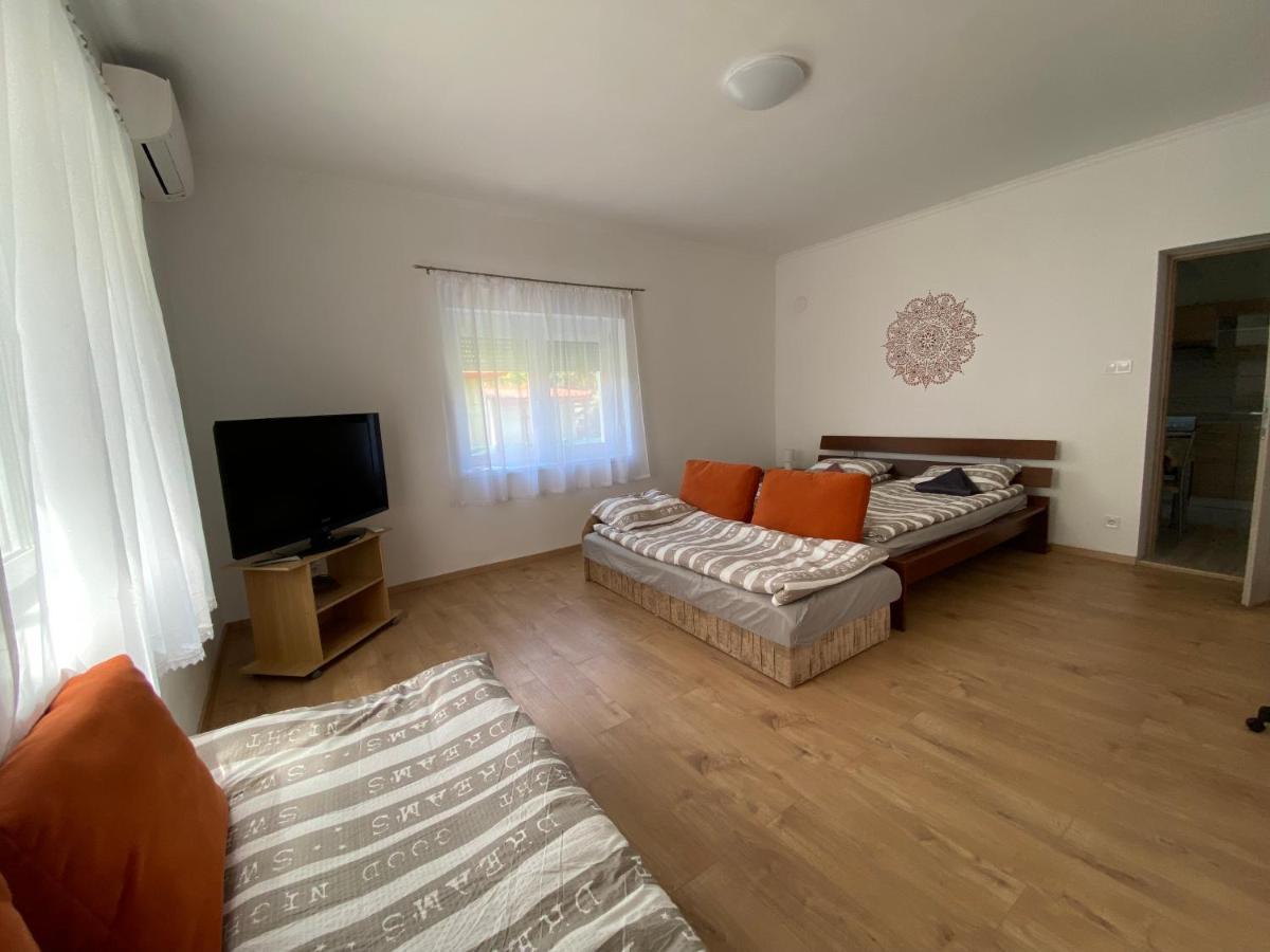 Appartement Andrea Apartman à Balatonfüred Extérieur photo